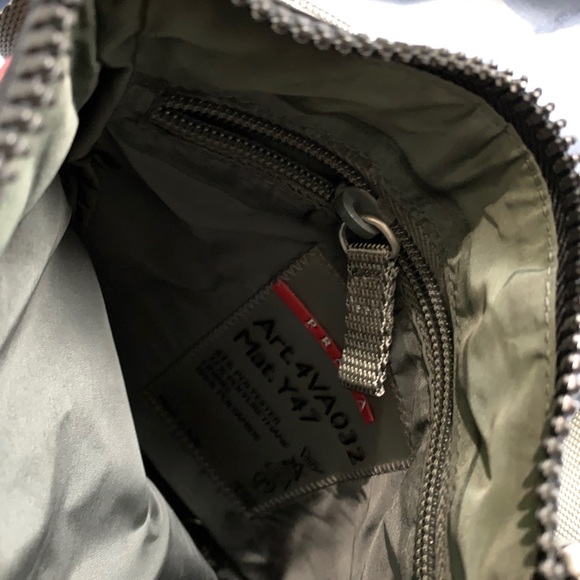 Prada side bag - Picture 3 of 3